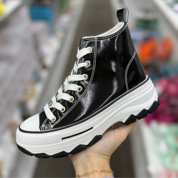 🔴🆕 Black Metallic and White High-Top Sneakers - Picture 4 of 6